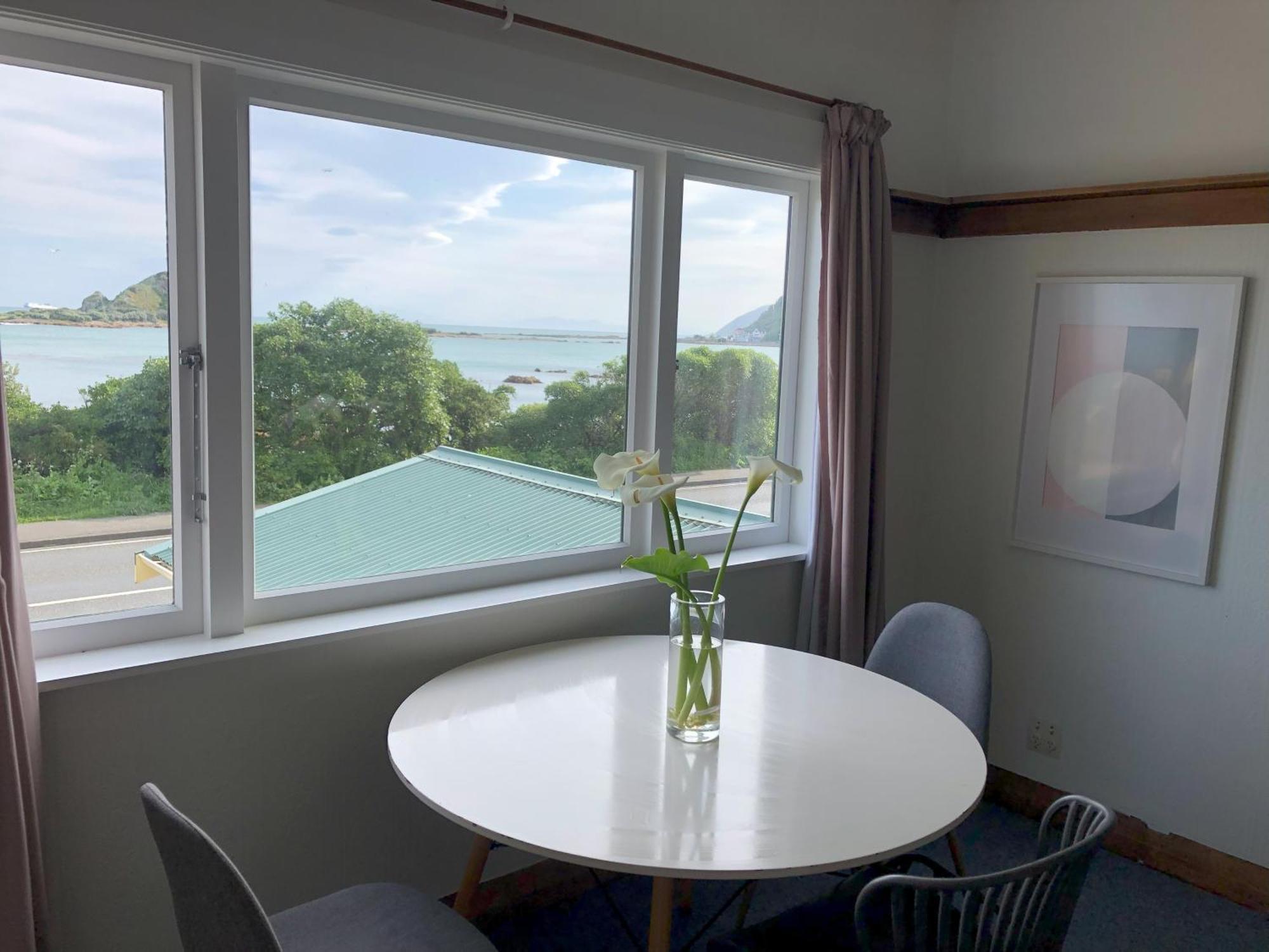 Апартаменты Seafront Haven In Island Bay With Deck, Outdoor Bath, And Parking Веллингтон Экстерьер фото