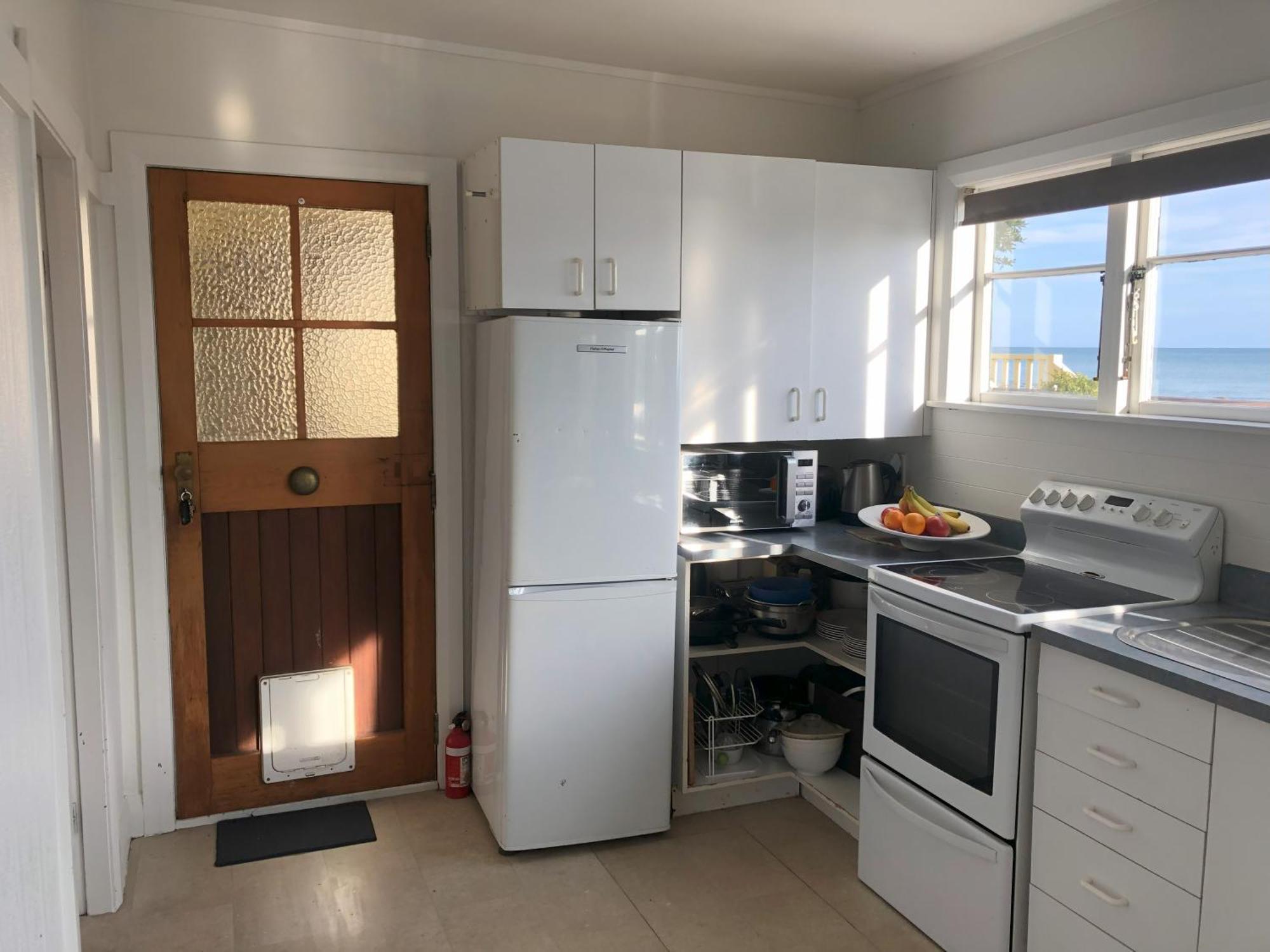 Апартаменты Seafront Haven In Island Bay With Deck, Outdoor Bath, And Parking Веллингтон Экстерьер фото