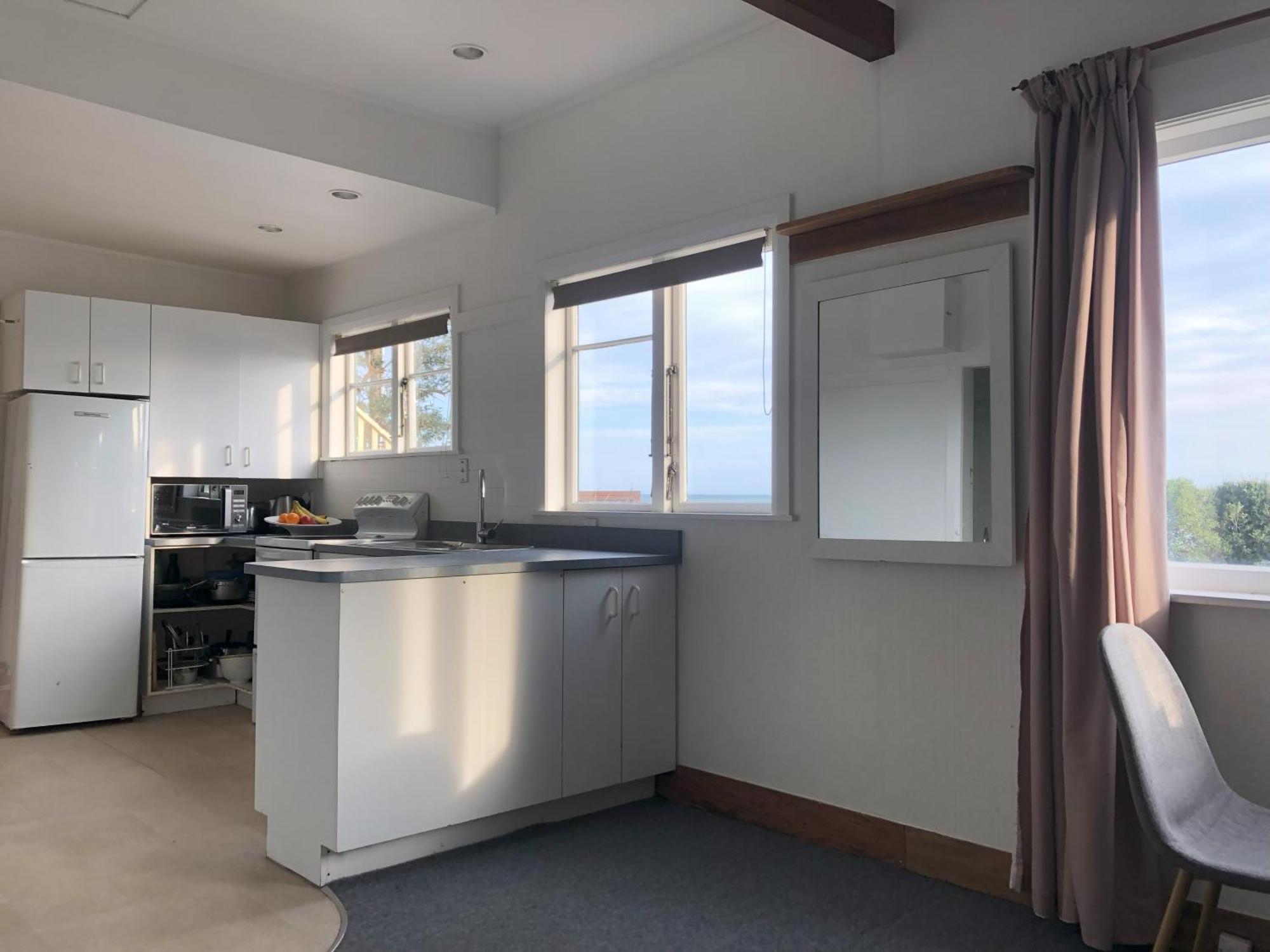 Апартаменты Seafront Haven In Island Bay With Deck, Outdoor Bath, And Parking Веллингтон Экстерьер фото