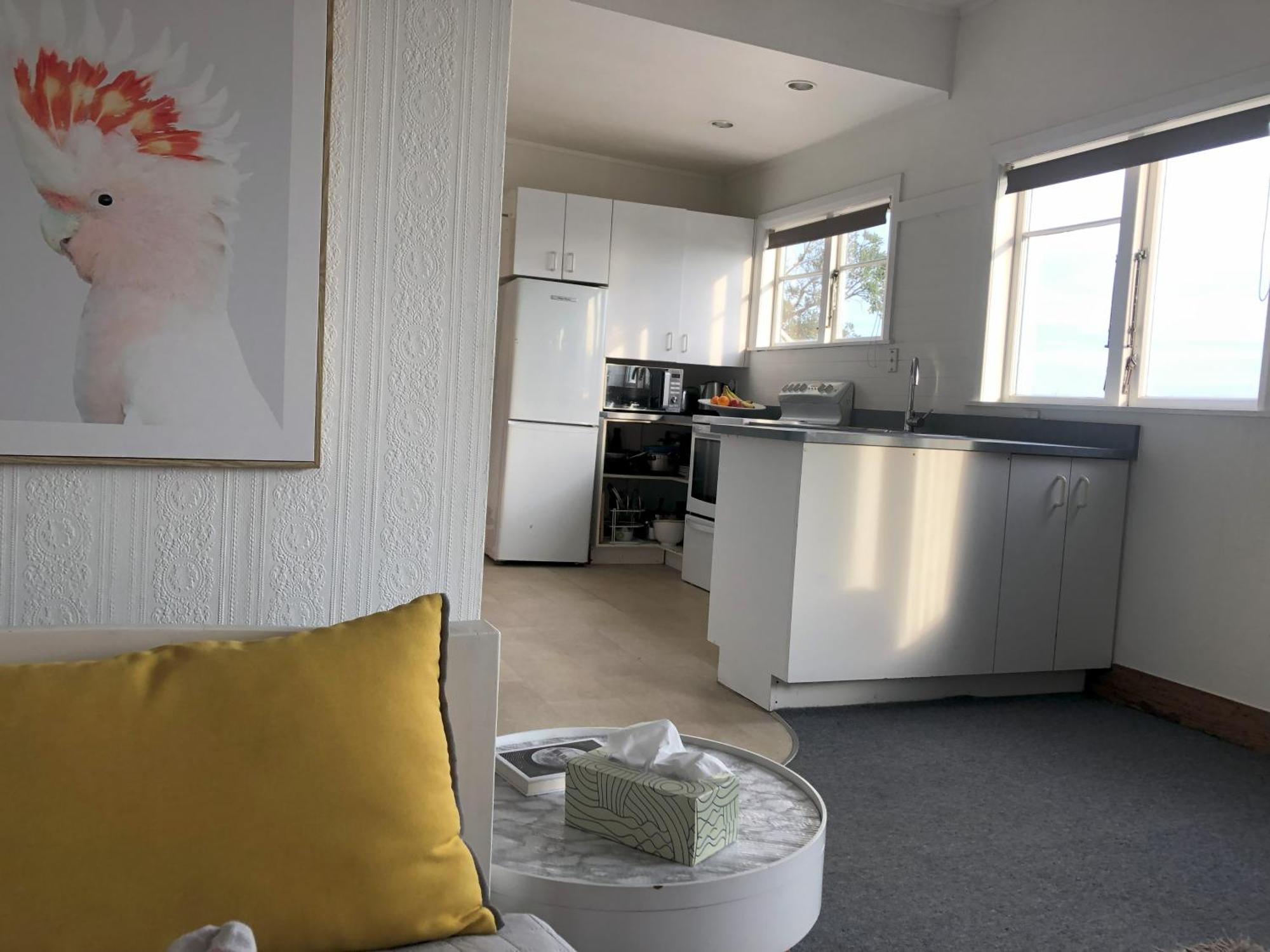 Апартаменты Seafront Haven In Island Bay With Deck, Outdoor Bath, And Parking Веллингтон Экстерьер фото